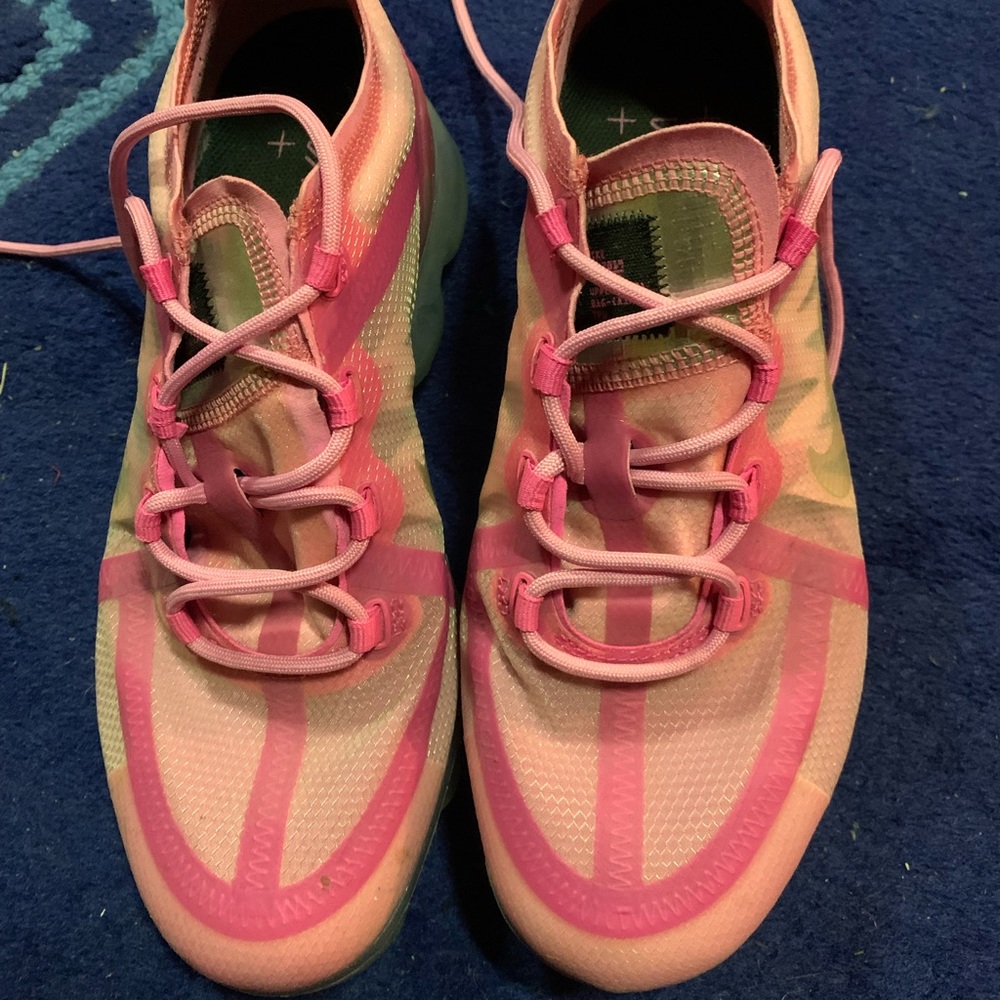 womens vapormax - Picture 10 of 13